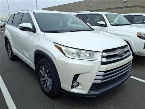 Blizzard Pearl 2018 Toyota Highlander XLE