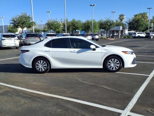 2024 Toyota Camry Hybrid SE