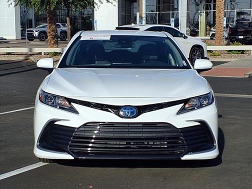 2024 Toyota Camry Hybrid SE