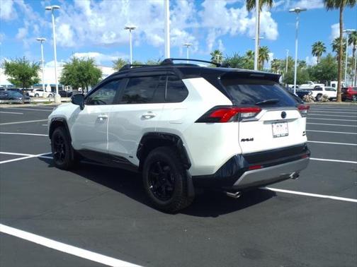 2022 Toyota RAV4 Hybrid SE