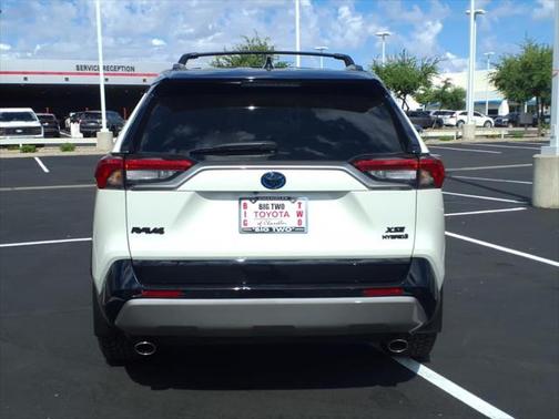 2022 Toyota RAV4 Hybrid SE