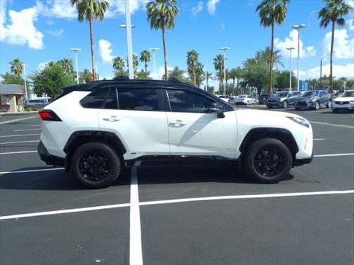 2022 Toyota RAV4 Hybrid SE
