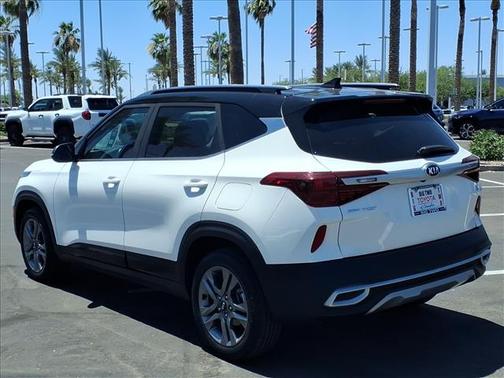 WHITE 2021 Kia Seltos S