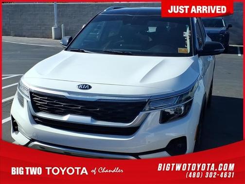 WHITE 2021 Kia Seltos S