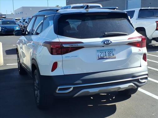 WHITE 2021 Kia Seltos S