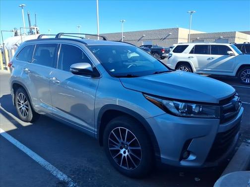 2017 Toyota Highlander SE