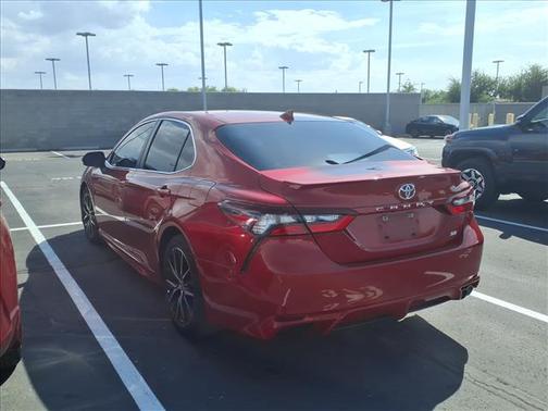 RED 2021 Toyota Camry SE