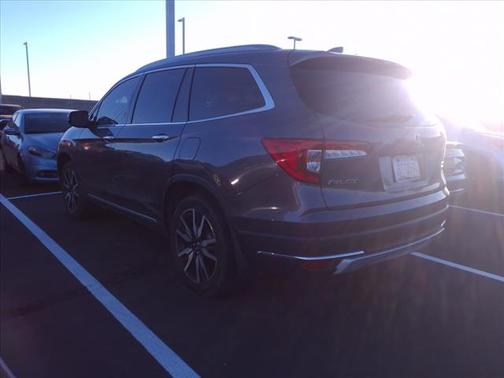 2022 Honda Pilot Touring 8-Passenger