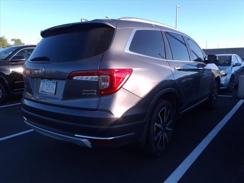 2022 Honda Pilot Touring 8-Passenger