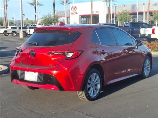 RED 2023 Toyota Corolla SE