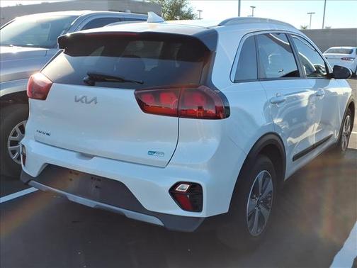 2022 Kia Niro LX