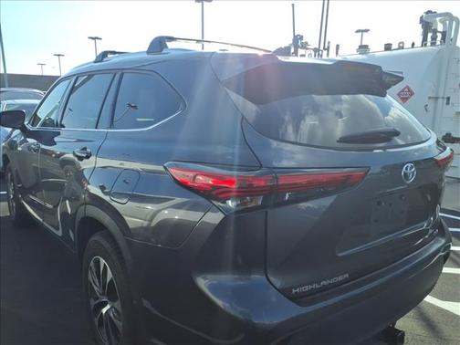 2020 Toyota Highlander Hybrid XLE