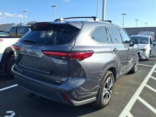 2020 Toyota Highlander Hybrid XLE