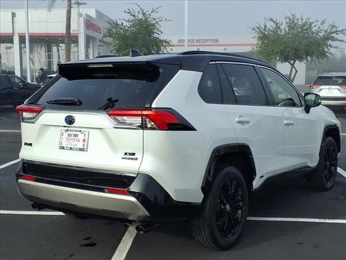 2023 Toyota RAV4 Hybrid SE