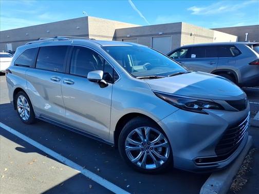 2024 Toyota Sienna Platinum
