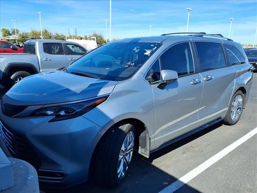 2024 Toyota Sienna Platinum