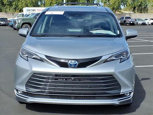2024 Toyota Sienna Platinum