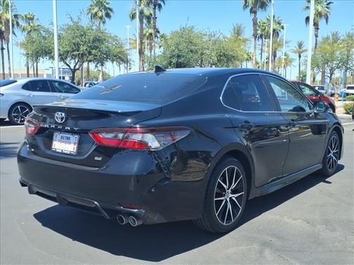 BLACK 2023 Toyota Camry SE