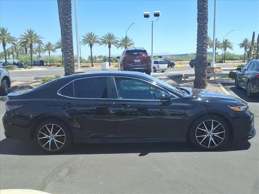 BLACK 2023 Toyota Camry SE