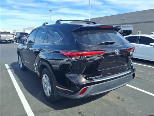2022 Toyota Highlander LE