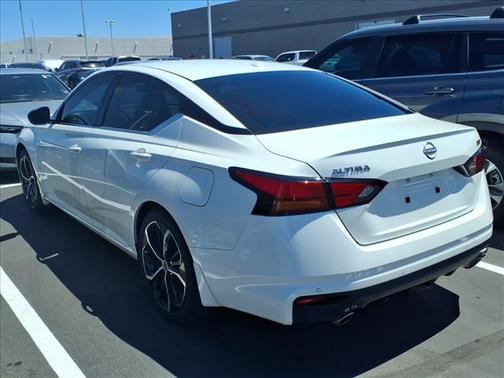 WHITE 2024 Nissan Altima SR FWD