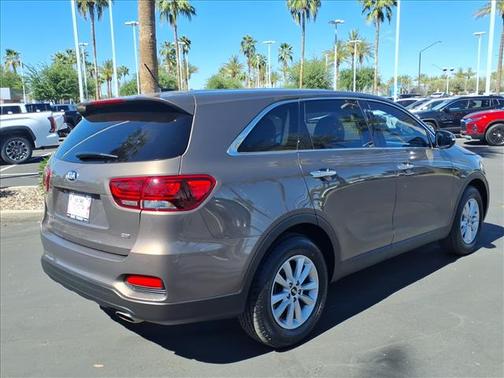 BROWN 2020 Kia Sorento LX