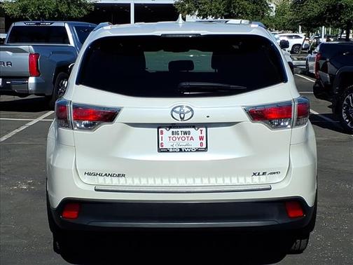 WHITE 2016 Toyota Highlander XLE