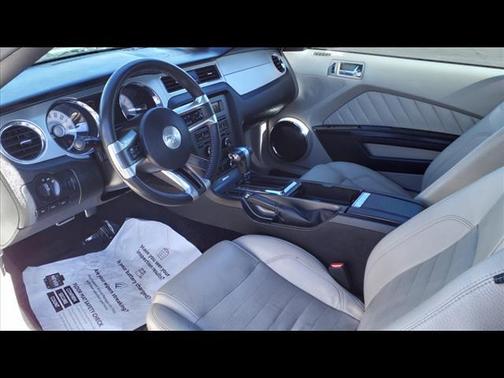 2011 Ford Mustang V6 Premium