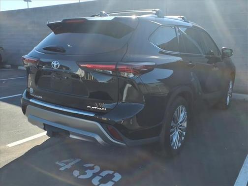 2024 Toyota Highlander Platinum