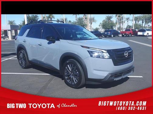2023 Nissan Pathfinder SL 4WD