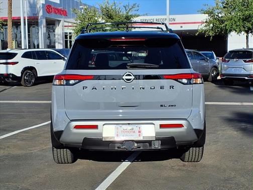 2023 Nissan Pathfinder SL 4WD