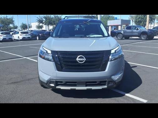 2023 Nissan Pathfinder SL 4WD
