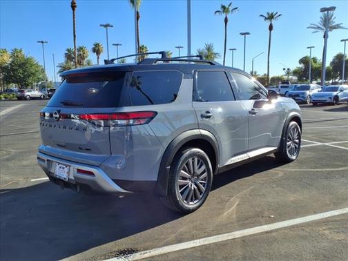 2023 Nissan Pathfinder SL 4WD
