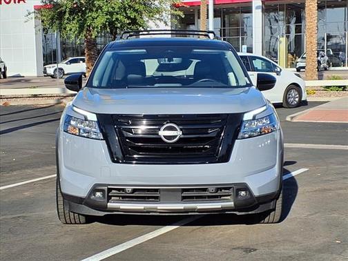 2023 Nissan Pathfinder SL 4WD
