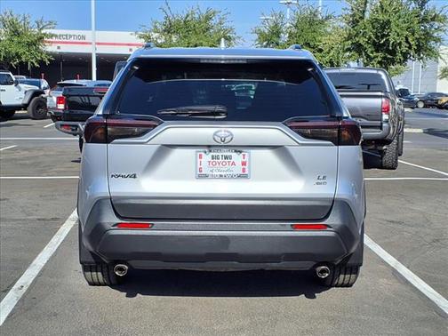 2020 Toyota RAV4 LE