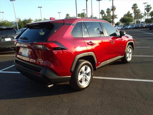 2020 Toyota RAV4 Hybrid XLE