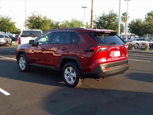 2020 Toyota RAV4 Hybrid XLE