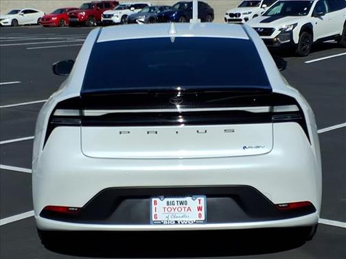 2025 Toyota Prius Plug-In Hybrid SE