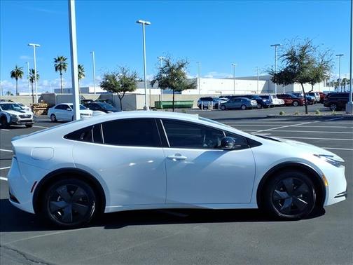 2025 Toyota Prius Plug-In Hybrid SE