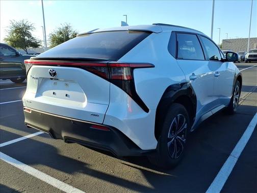 Wind Chill Pearl 2024 Toyota bZ4X XLE