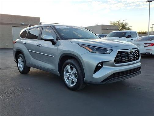 2023 Toyota Highlander LE
