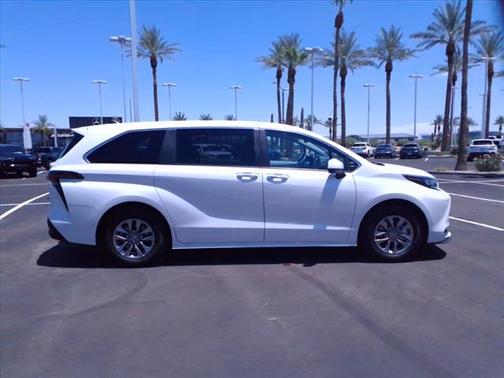2024 Toyota Sienna XLE 7 Passenger