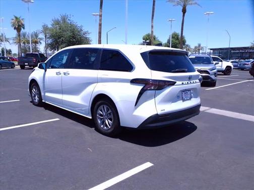 2024 Toyota Sienna XLE 7 Passenger