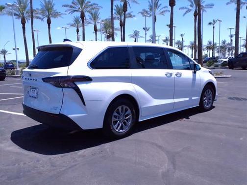 2024 Toyota Sienna XLE 7 Passenger