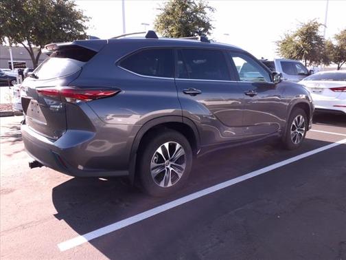 2024 Toyota Highlander Hybrid Base