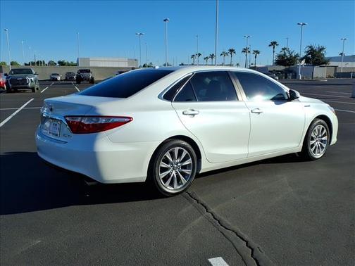 2017 Toyota Camry Hybrid SE