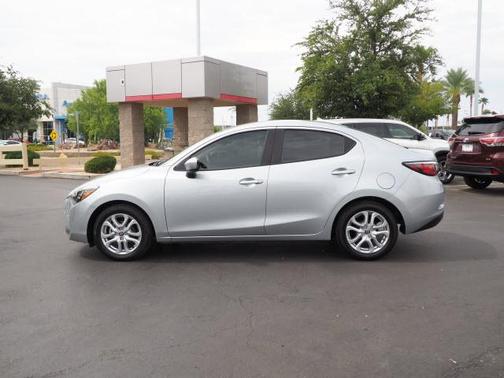 SILVER 2017 Toyota Yaris iA Base