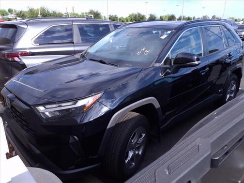 2022 Toyota RAV4 Hybrid XLE