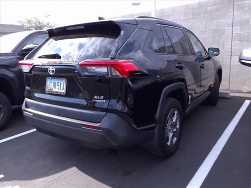 2022 Toyota RAV4 Hybrid XLE