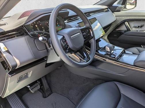 Santorini Black Metallic 2026 Land Rover Range Rover Sport SE